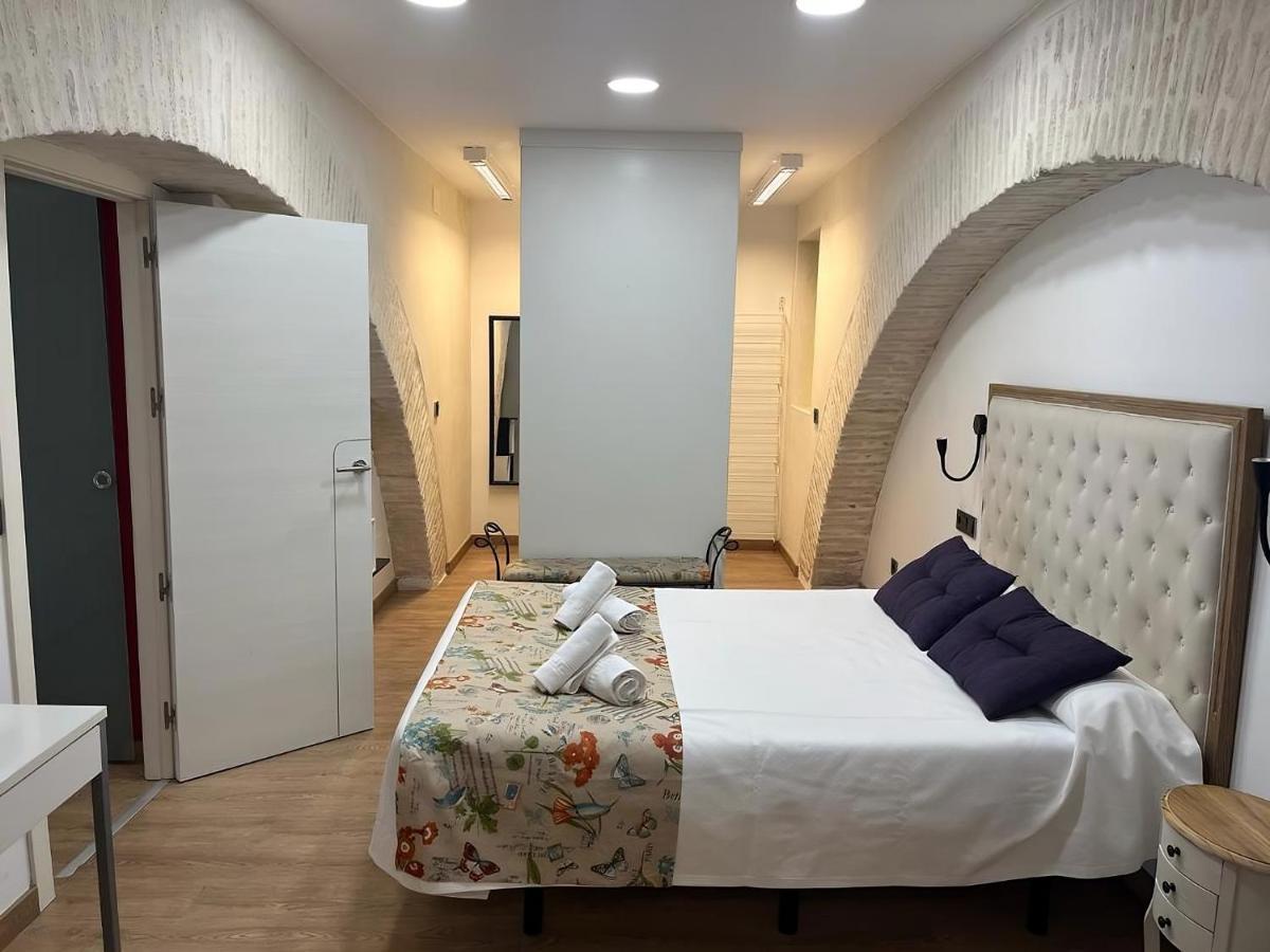 Apartamentos Living Sevilla Centro Maestranza Экстерьер фото