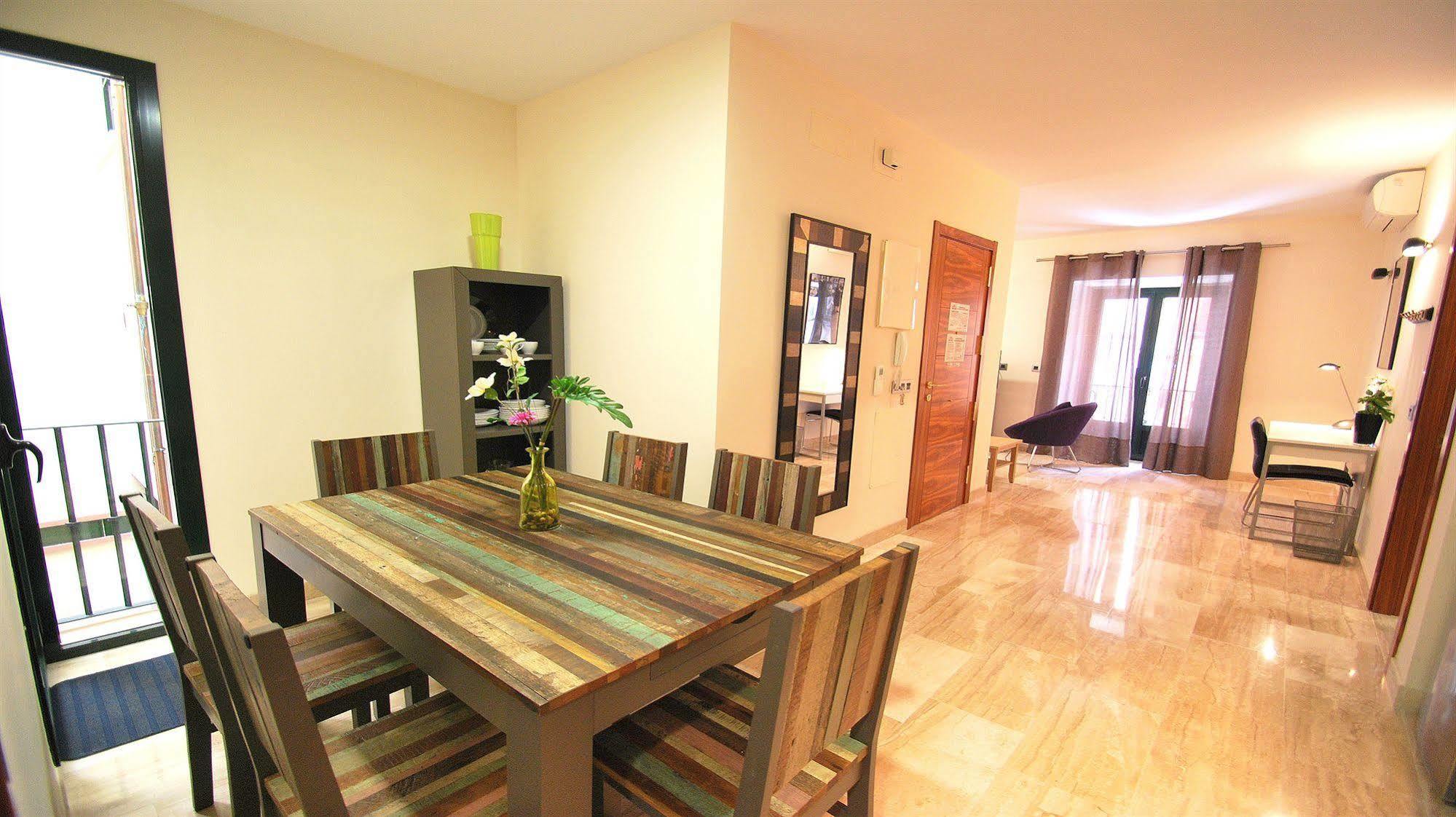 Apartamentos Living Sevilla Centro Maestranza Экстерьер фото