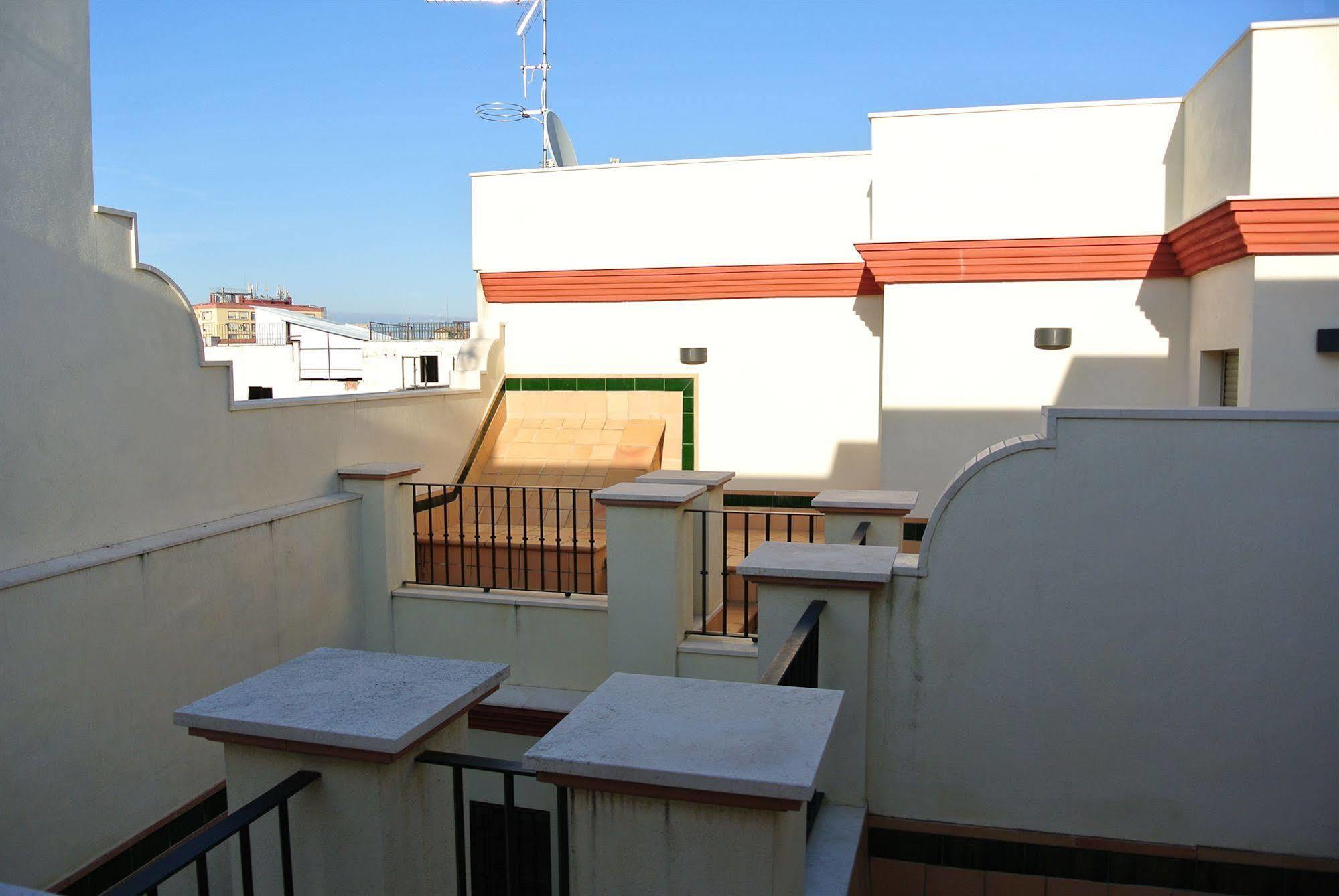Apartamentos Living Sevilla Centro Maestranza Экстерьер фото